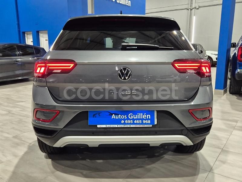 Usado VW T-Roc 115 CV (84 kW) 2022 Gris / plata SUV