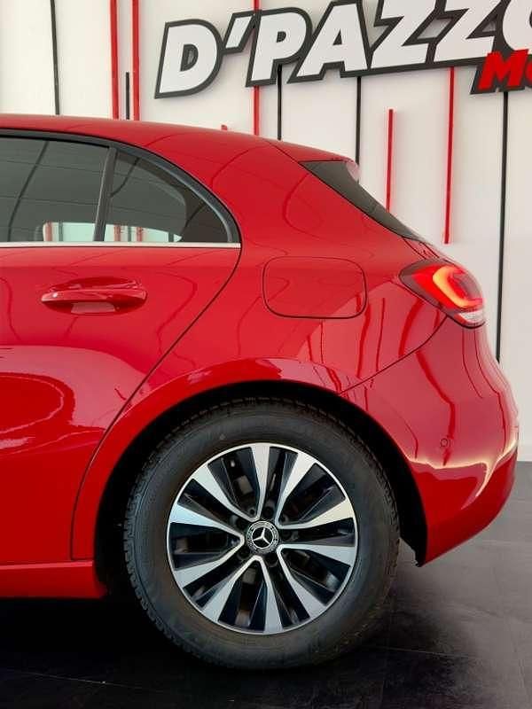 Usado Mercedes A180 116 CV (85 kW) 2019 Rojo Utilitario
