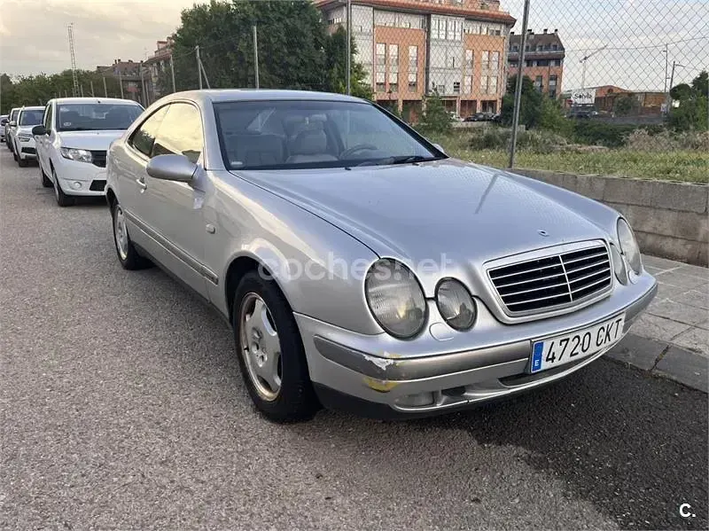 Usado Mercedes CLK320 Elegance 218 CV (160 kW) 1999 Gris / plata Coupe