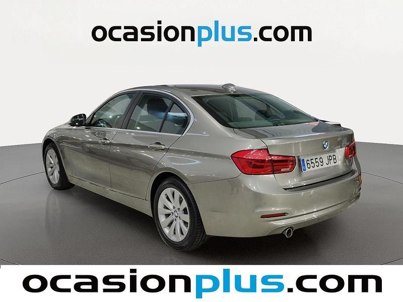 Usado BMW 318 150 CV (110 kW) 2016 Gris plata Berlina