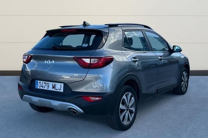 Usado Kia Stonic 84 CV (61 kW) 2023 Gris SUV
