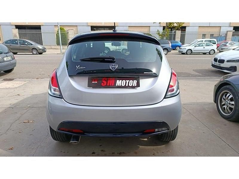 Brugt Lancia Ypsilon 69 HK (50 kW) 2016 Blå Hatchback