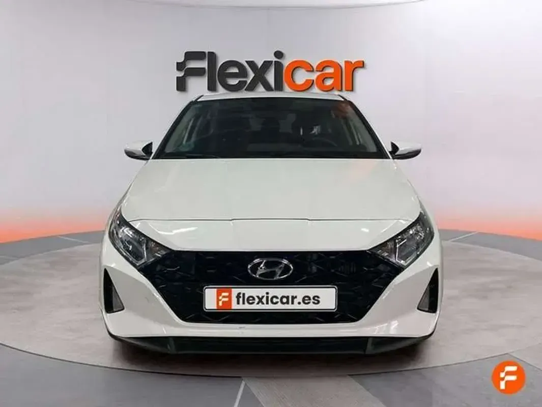 Usado Hyundai i20 101 CV (74 kW) 2022 Blanco Utilitario