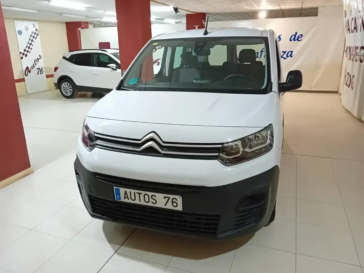Usado Citroën Berlingo 100 CV (73 kW) 2022 Blanco Monovolumen