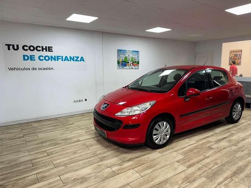 Rojo Usado 2009 Peugeot 207 Premium Utilitario | 3999 € (Super precio) - Imagen 1/4