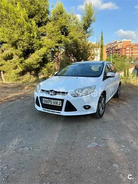 Usado Ford Focus 125 CV (91 kW) 2014 Blanco Berlina