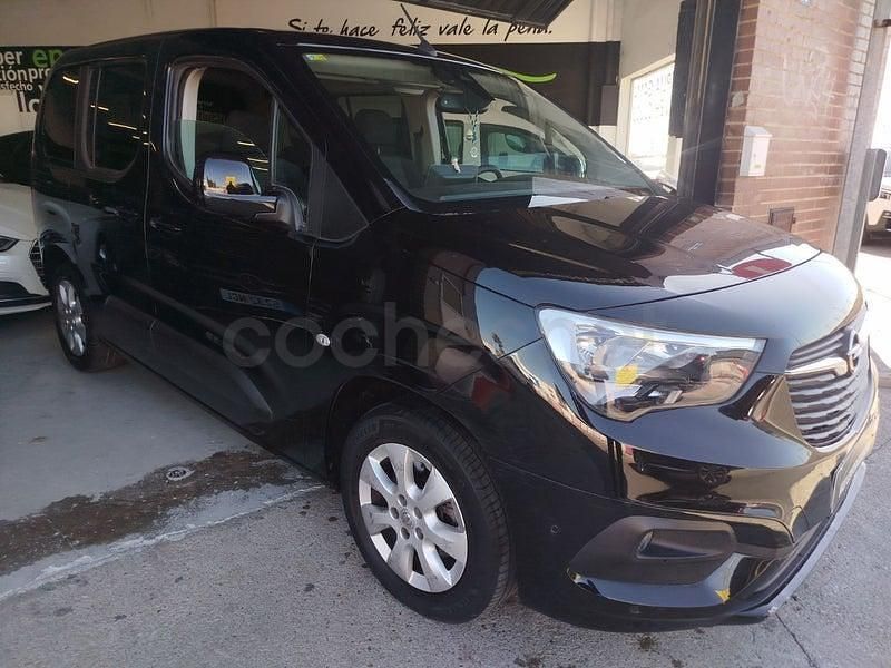 Usado Opel Combo Life Elegance 131 CV (96 kW) 2020 Negro Monovolumen