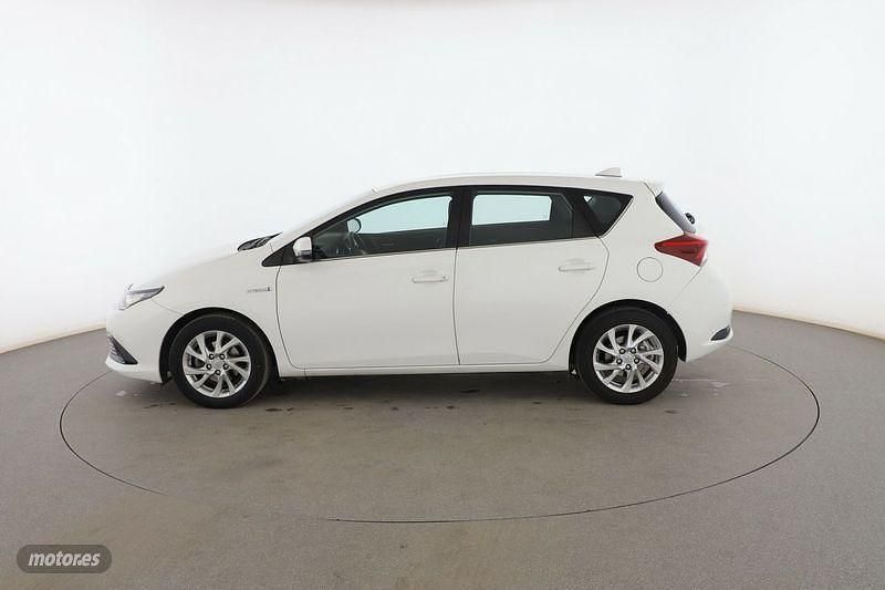 Occasion Toyota Auris Hybrid Active 140 PK (102 kW) 2017 Wit Sedan