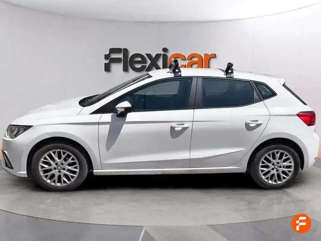 Usado Seat Ibiza Style 95 CV (69 kW) 2017 Gris Utilitario