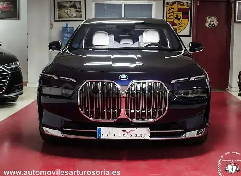 Usado BMW 750e Comfort Edition 491 CV (361 kW) 2025 Azul Berlina