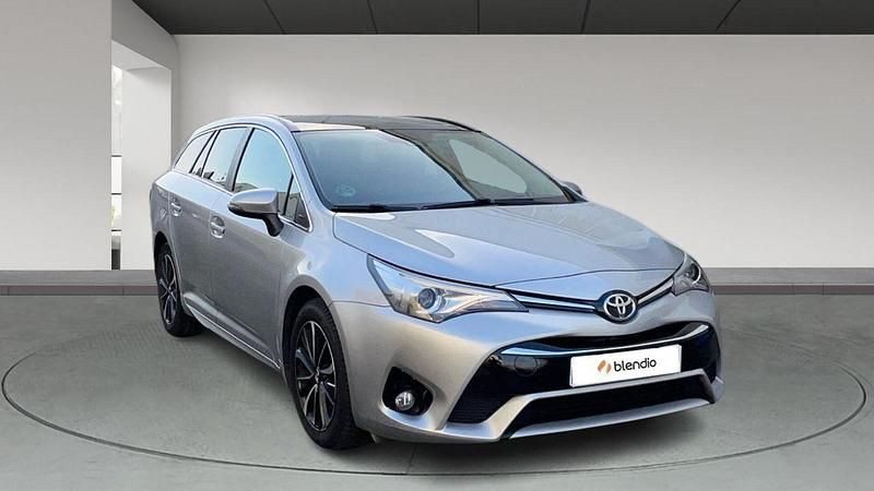 Usado Toyota Avensis Business Edition 143 CV (105 kW) 2018 Gris Familiar
