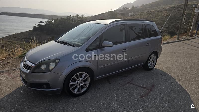 Usado Opel Zafira Enjoy 140 CV (102 kW) 2006 Gris / plata Monovolumen