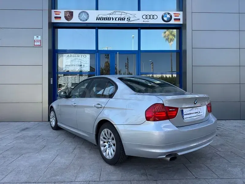 Usado BMW 320 177 CV (130 kW) 2009 Gris / plata Berlina