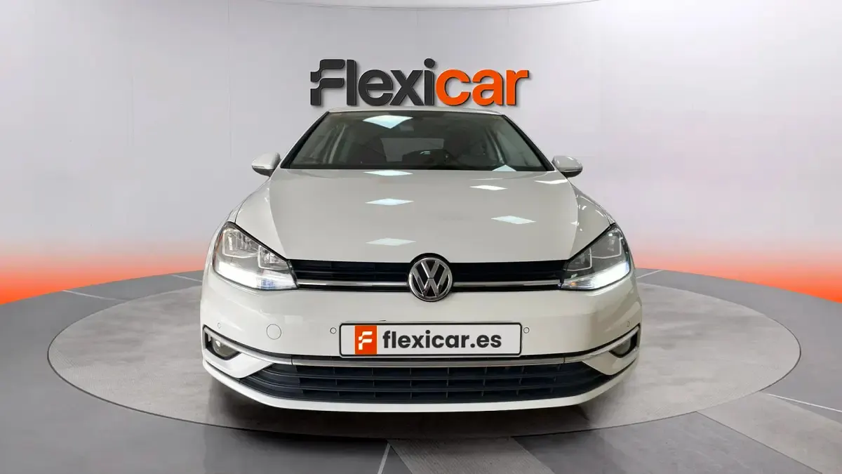 Usado VW Golf VII Advance 125 CV (91 kW) 2017 Blanco Berlina