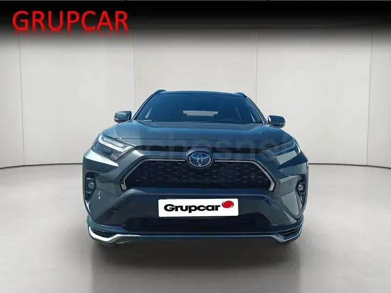 Usado Toyota RAV4 Hybrid Advance 306 CV (225 kW) 2025 Gris / plata SUV