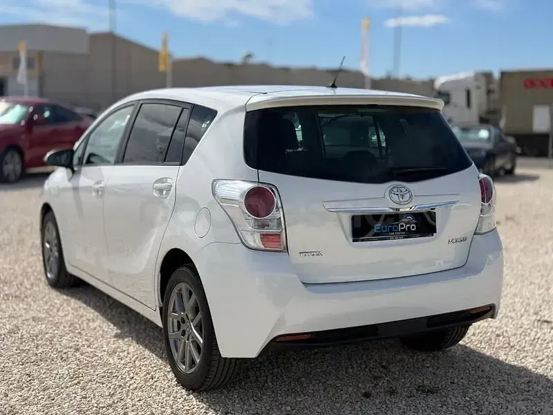 Usado Toyota Verso Advance 124 CV (91 kW) 2014 Blanco Monovolumen