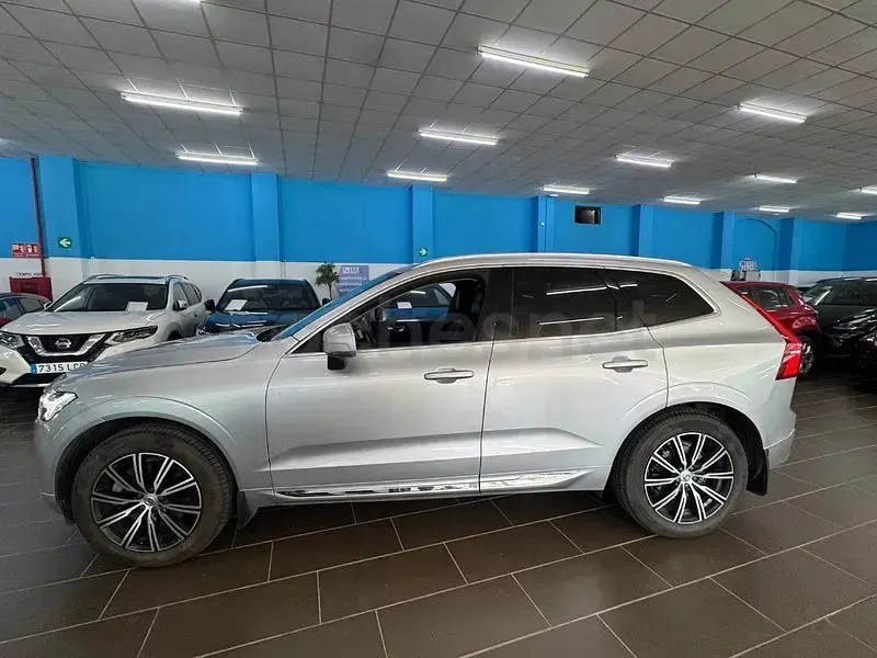 Usado Volvo XC60 Business Edition 250 CV (183 kW) 2020 Gris / plata SUV