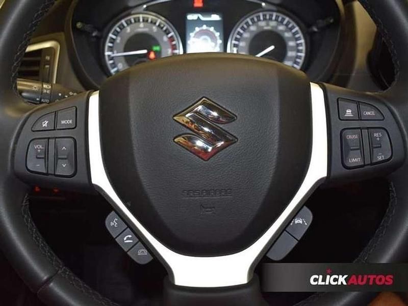 Usado Suzuki SX4 S-Cross 129 CV (94 kW) 2023 Plateado SUV