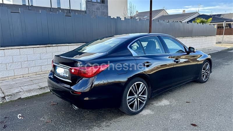 Usado Infiniti Q50 Premium 170 CV (125 kW) 2016 Negro Berlina