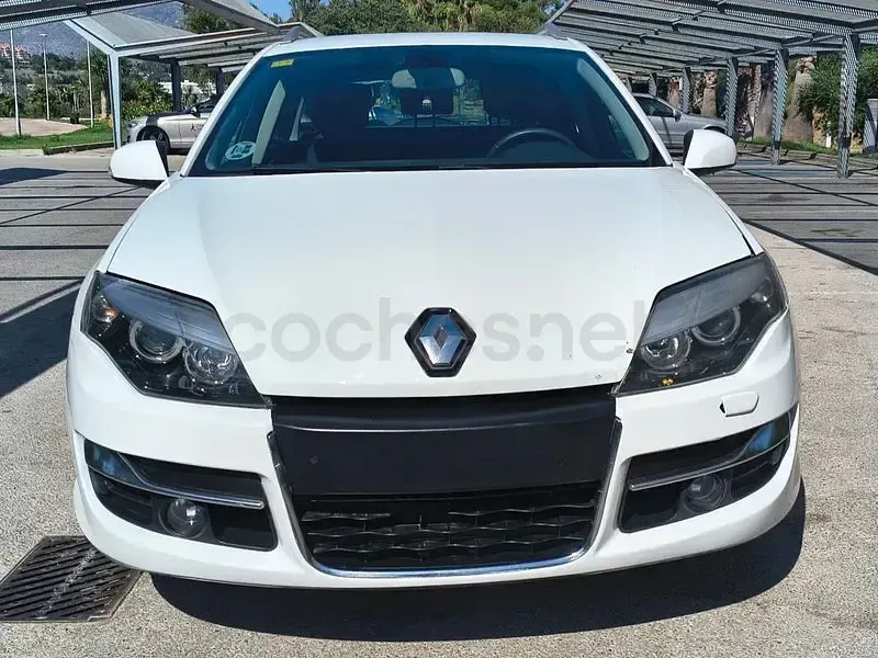 Usado Renault Laguna III Dynamique 130 CV (95 kW) 2011 Blanco Familiar