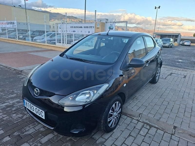 Usado Mazda 2 Active 68 CV (50 kW) 2008 Negro Berlina