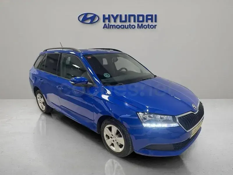 Usado Skoda Fabia 95 CV (69 kW) 2019 Azul Utilitario