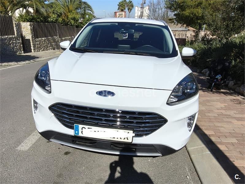 Usado Ford Kuga Titanium 190 CV (139 kW) 2022 Blanco SUV