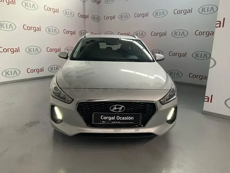 Usado Hyundai i30 GO! 110 CV (80 kW) 2018 Gris Familiar