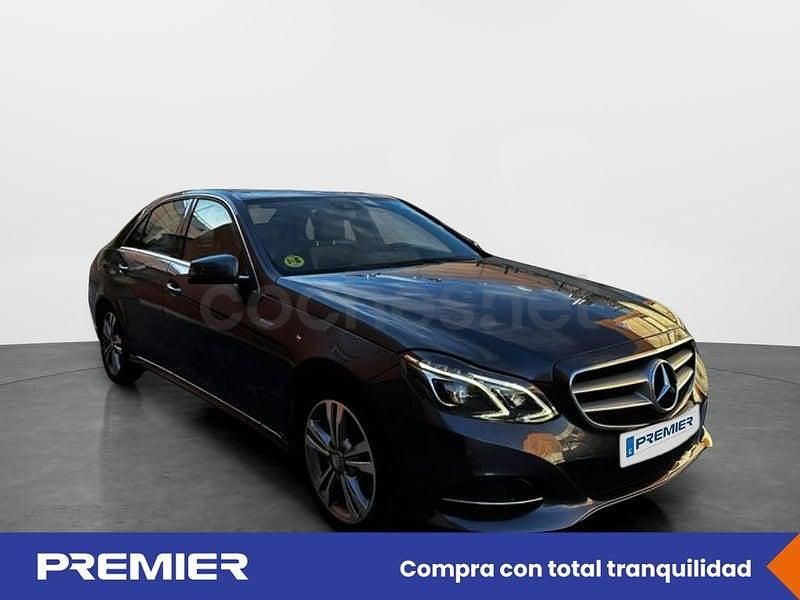 Usado Mercedes E220 Edition 170 CV (125 kW) 2014 Gris Berlina
