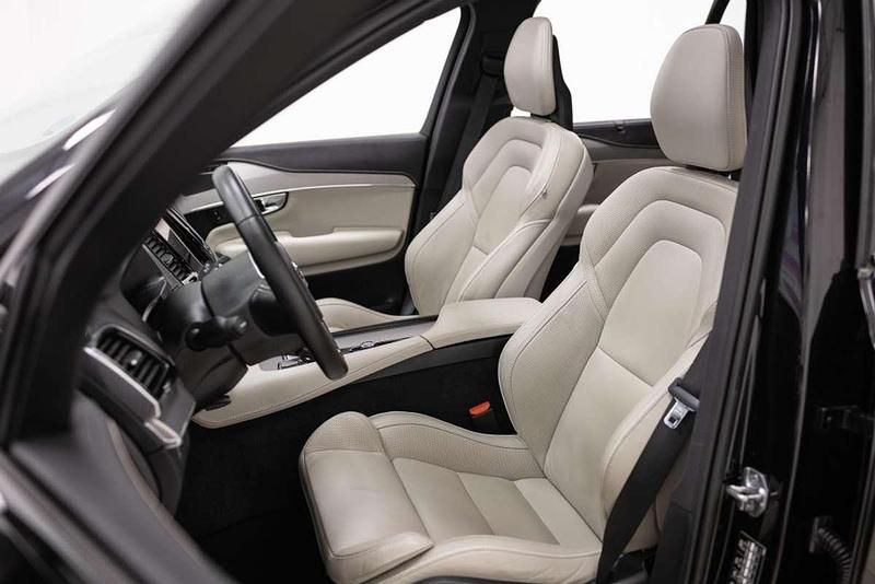 Usado Volvo XC90 R-Design 250 CV (183 kW) 2020 Azul SUV