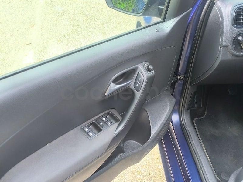 Usado VW Polo Advance 85 CV (62 kW) 2010 Azul Utilitario