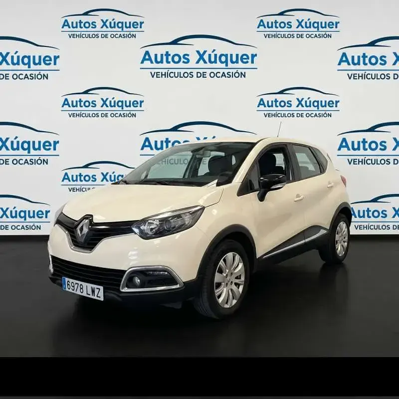 Usado Renault Captur LIMITED 90 CV (66 kW) 2016 Beige SUV
