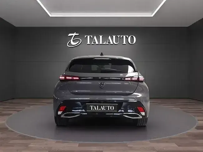 Usado Peugeot 308 Allure 130 CV (95 kW) 2024 Gris