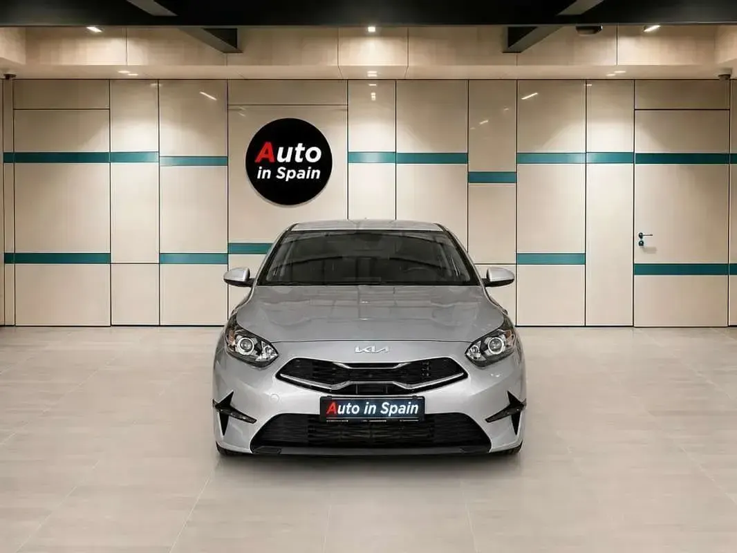Usado Kia Ceed GT GT-Line 136 CV (100 kW) 2023 Gris Utilitario