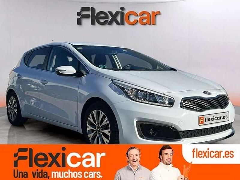 Blanco Usado 2018 Kia Ceed Utilitario | 10.790 € (Un poco caro) - Imagen 1/4