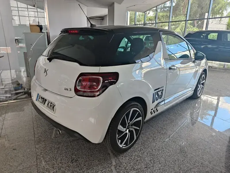 Usado DS Automobiles DS3 Style 99 CV (72 kW) 2018 Blanco Berlina