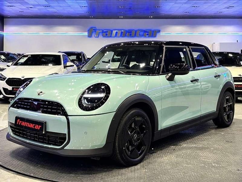 Azul Usado 2025 Mini Cooper Essential Utilitario | 27.900 € (Caro) - Imagen 1/4