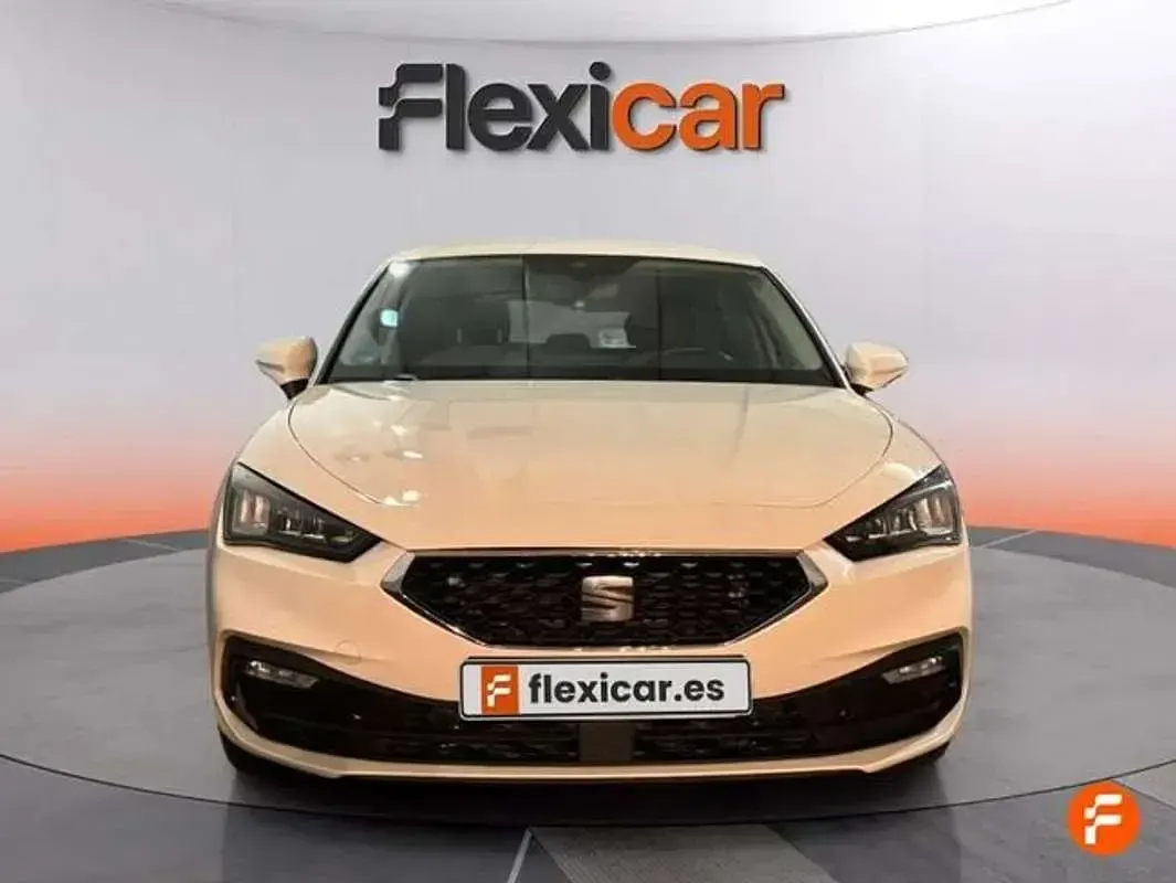 Usado Seat Leon Style 116 CV (85 kW) 2025 Blanco Berlina