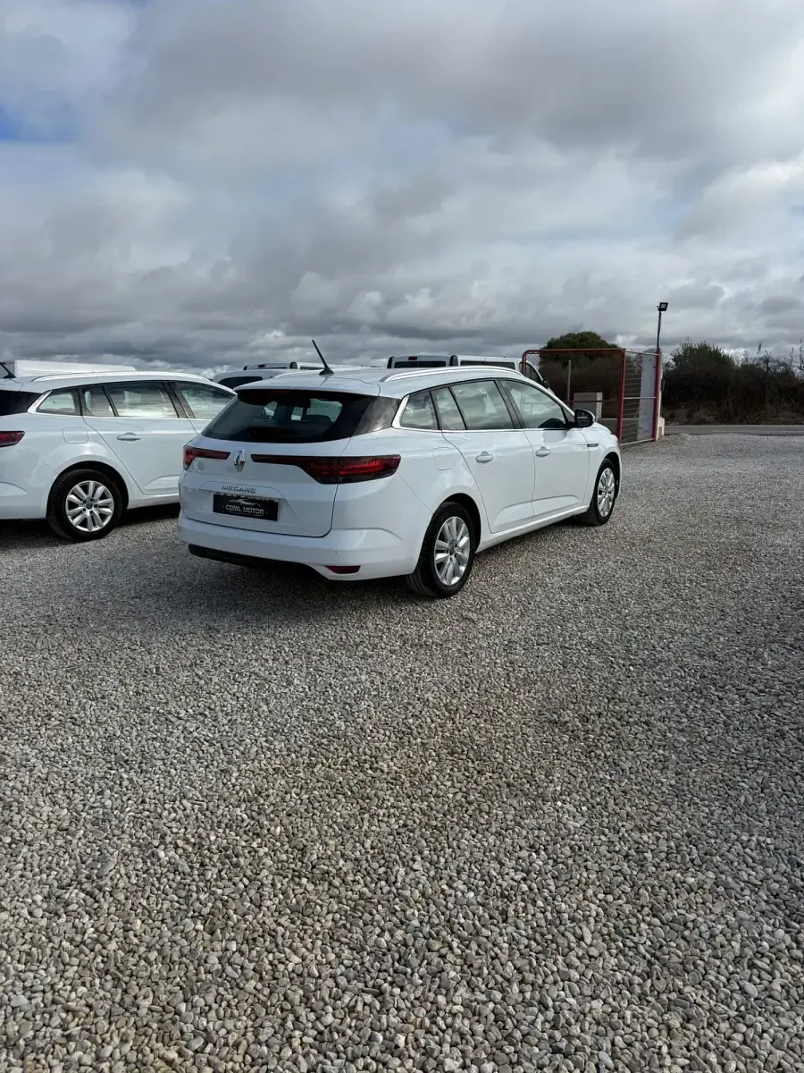 Usado Renault Mégane II Business 115 CV (84 kW) 2021 Blanco Berlina