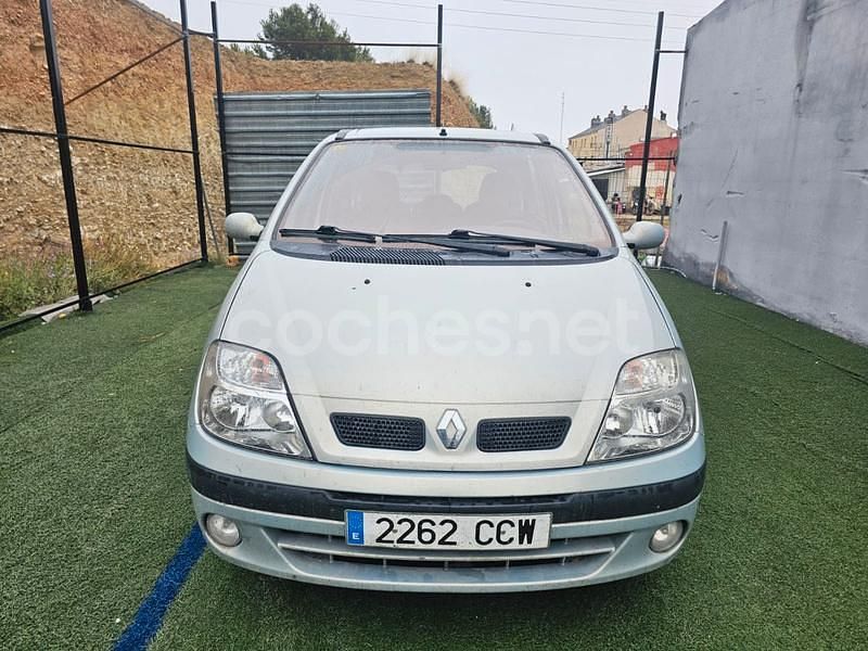 Usado Renault Mégane II 110 CV (80 kW) 2002 Gris / plata Berlina