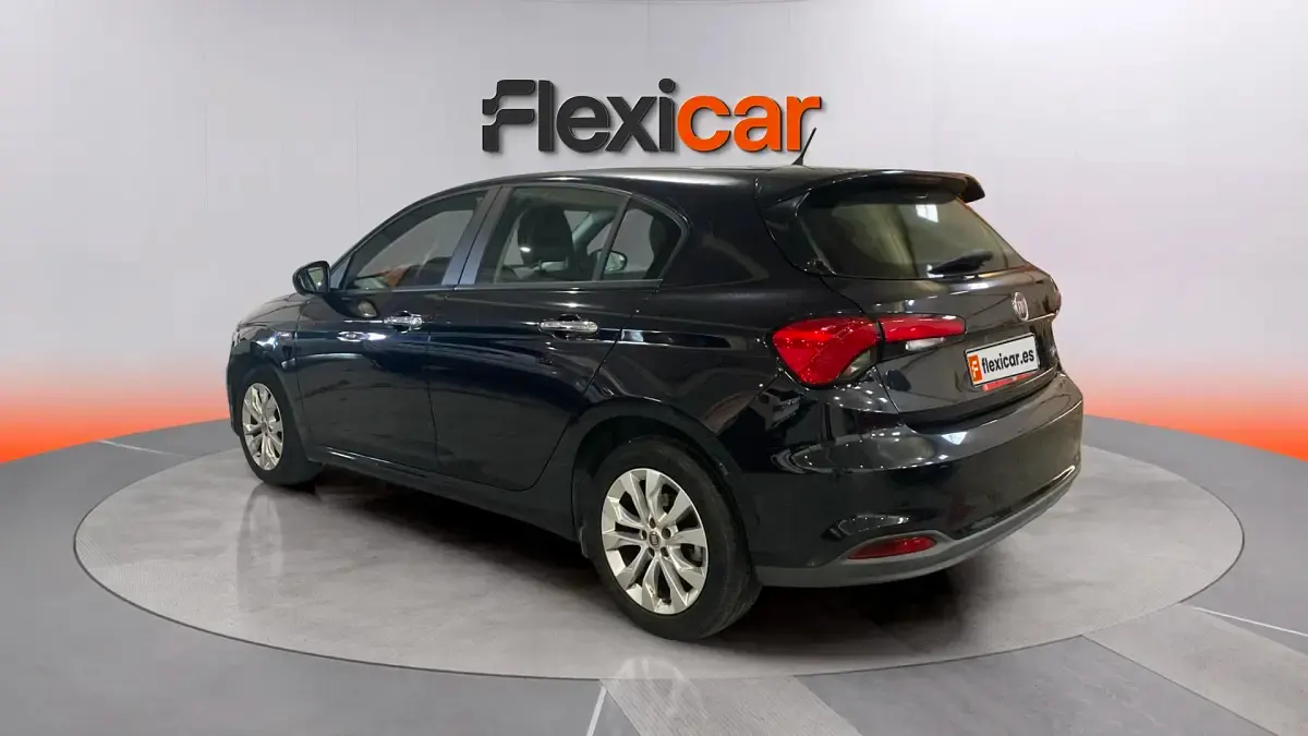Usado Fiat Tipo Business 95 CV (69 kW) 2017 Azul Berlina