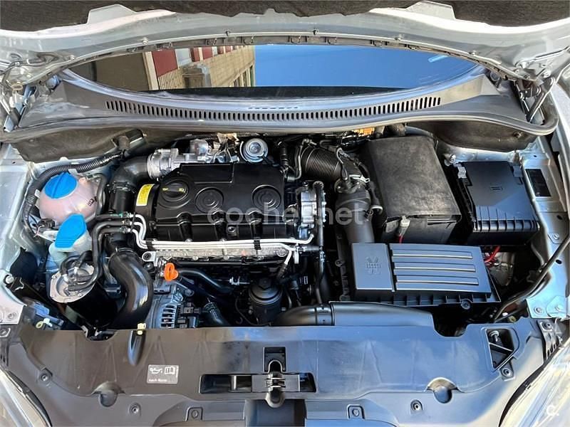 Usado Seat Altea 140 CV (102 kW) 2008 Gris / plata Monovolumen