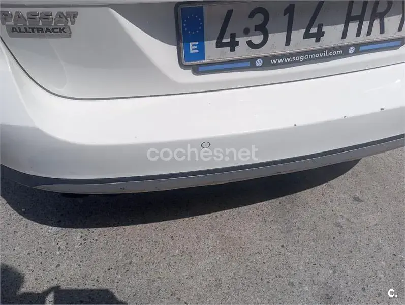 Usado VW Passat Alltrack 140 CV (102 kW) 2013 Blanco Familiar
