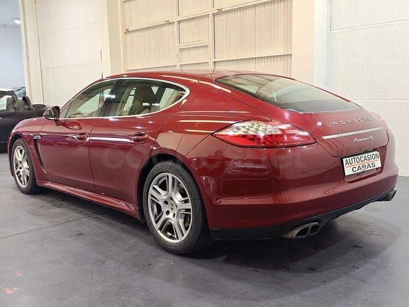 Usado Porsche Panamera 400 CV (294 kW) 2011 Rojo Utilitario