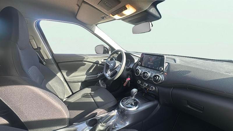 Usado Nissan Juke Acenta 114 HP (83 kW) 2024 Vermelho SUV