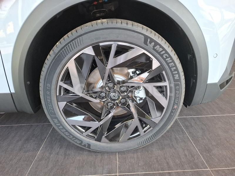 Usado Renault Symbioz Esprit Alpine 145 CV (106 kW) 2025 Gris / plata SUV