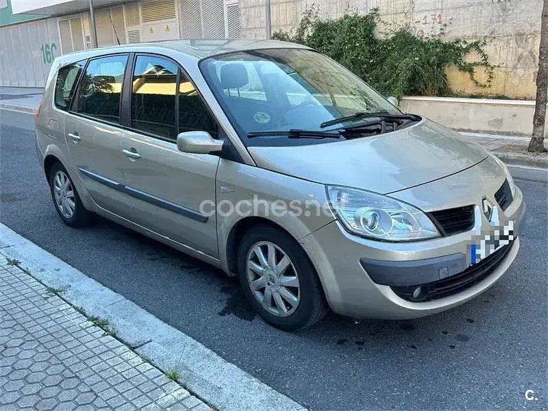 Usado Renault Scénic II Dynamique 130 CV (95 kW) 2007 Beige Monovolumen