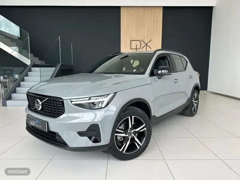 Usado Volvo XC40 Plus 163 CV (119 kW) 2024 Gris SUV
