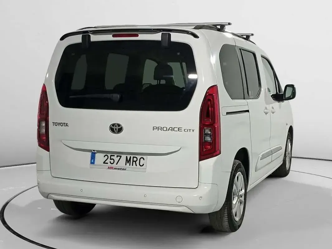 Usado Toyota Proace Active 131 CV (96 kW) 2024 Blanco Monovolumen