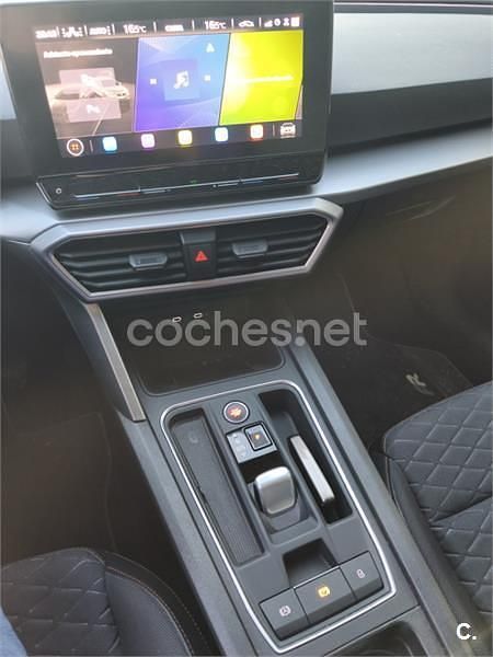 Usado Seat Leon FR 150 CV (110 kW) 2023 Negro Familiar